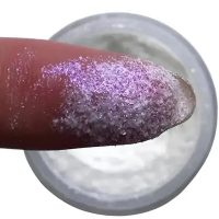 pigmento-cor-4-ludurano-no-dedo