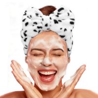 Faixa Felpuda com Elástico para Maquiagem e Cuidados Faciais