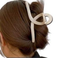presilha de cabelo grande com garras